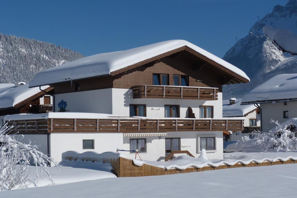 Haus Enzian Apartament Lermoos